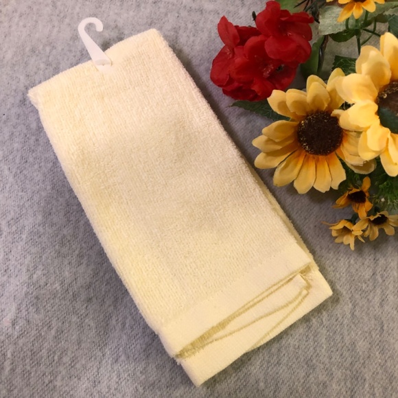 NWT - Set of Three Embroidered Christmas Hand Towels - Picture 11 of 16